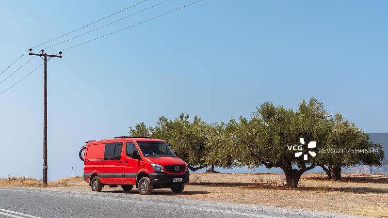 伯罗奔尼撒半岛四驱露营车（希腊，欧洲）图片素材