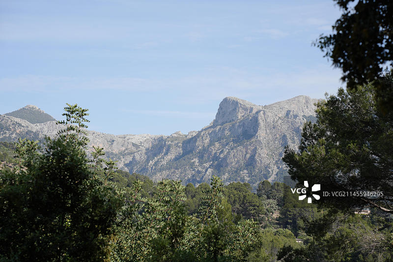 西班牙马略卡岛特拉蒙塔纳山脉景色图片素材