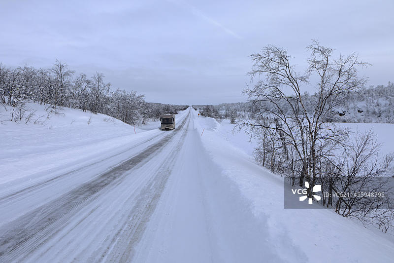房车之旅：从芬兰伊纳里到挪威卡拉肖克图片素材