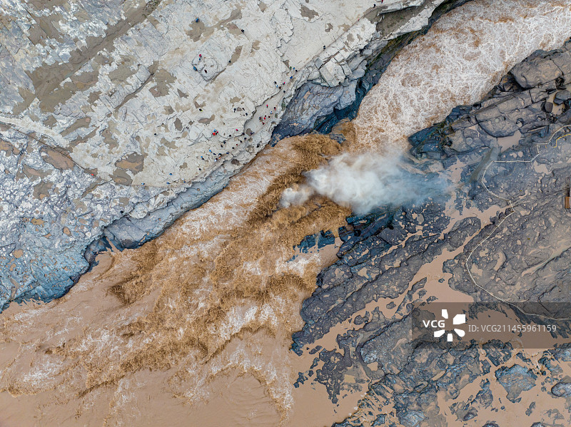 俯拍黄河壶口瀑布特写图片素材
