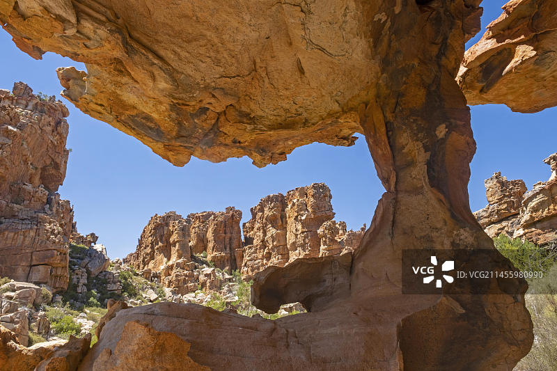 南非西开普省马蒂斯里维尔自然保护区Truitjieskraal的砂岩地层图片素材