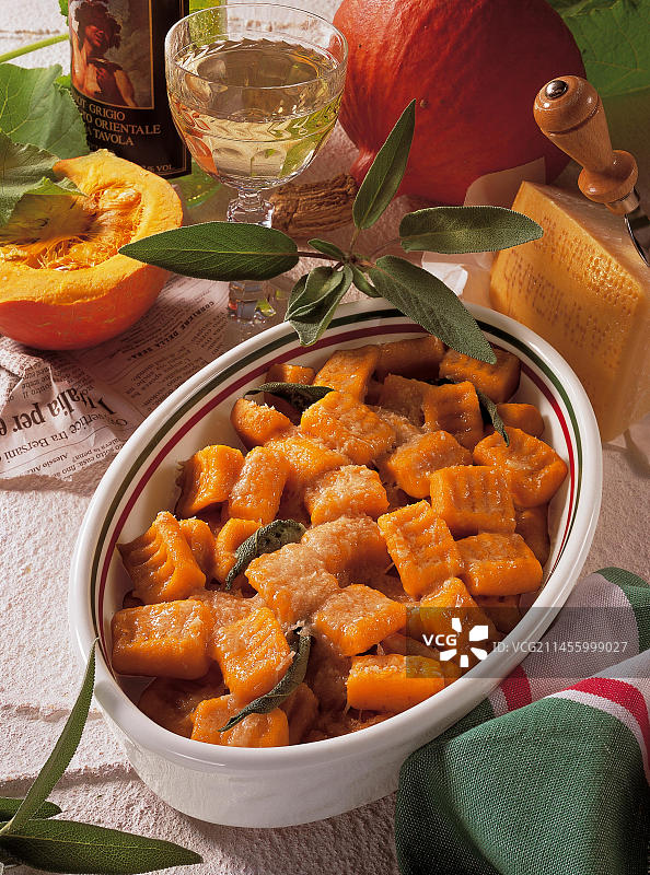 意大利南瓜土豆团焗烤图片素材