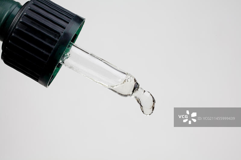 药瓶的移液器图片素材