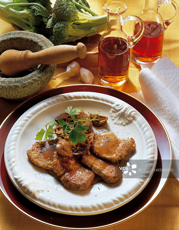 马沙拉风味煎小牛肉片，意大利，欧洲图片素材