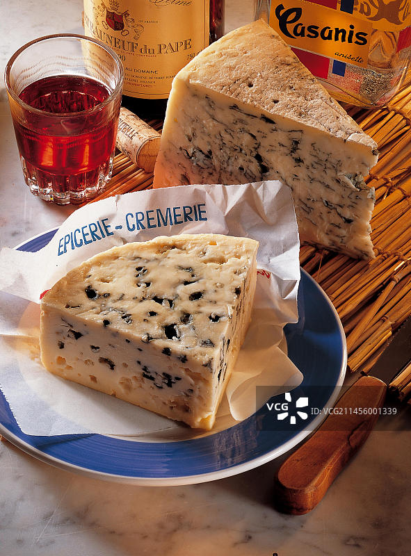 罗克福尔和古冈左拉奶酪产品培训图片素材