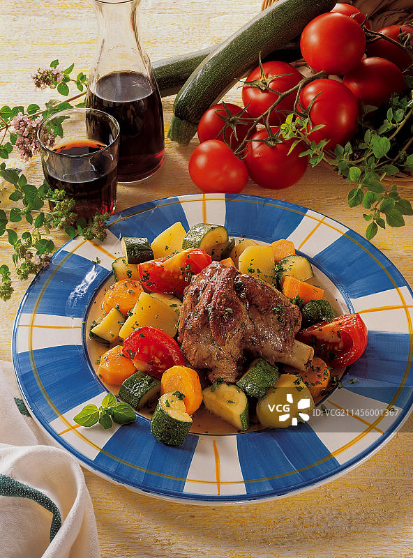 鲜嫩的羊腿肉，希腊，欧洲图片素材