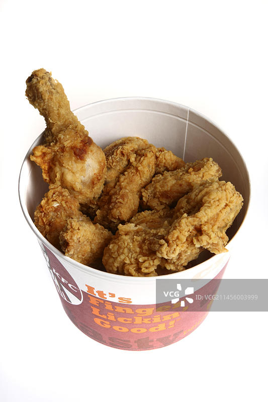 肯德基纸桶装炸鸡块图片素材