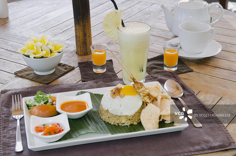 印尼炒饭，印尼菜，在餐厅，乌布，巴厘岛，印度尼西亚，亚洲图片素材