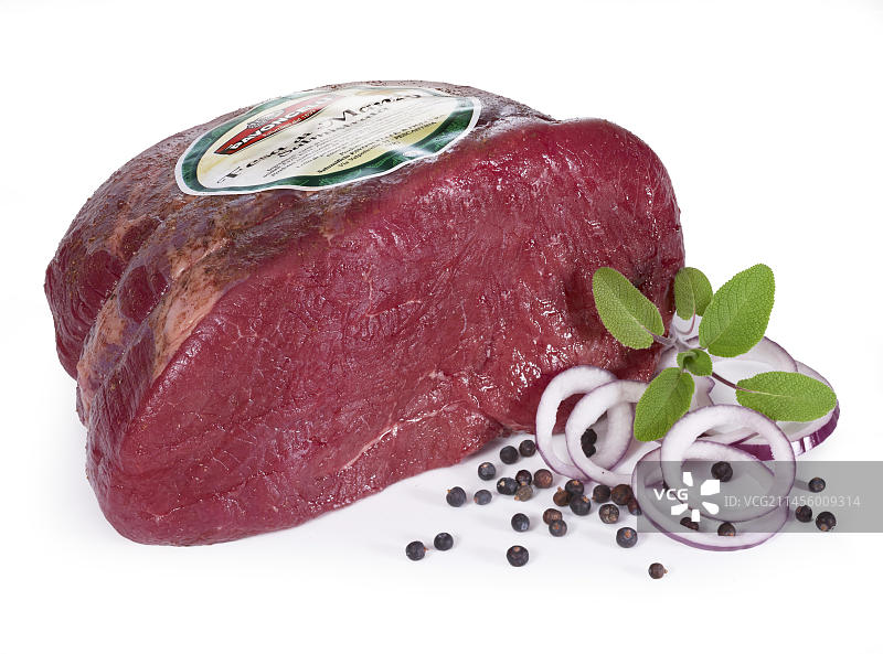 菲萨生牛肉，配鼠尾草、红洋葱和黑胡椒，德国图片素材