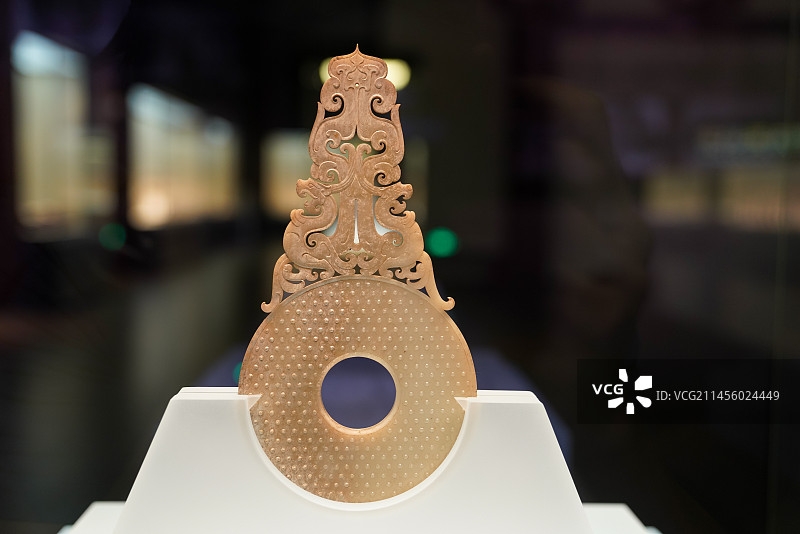 河北省 石家庄市 河北省博物院 汉代 透雕双龙白玉璧图片素材