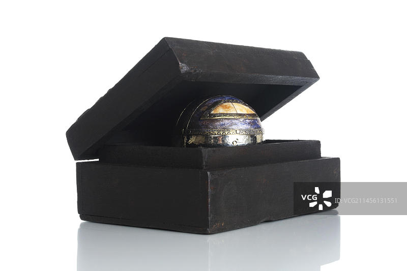 盒子里的幸运球图片素材