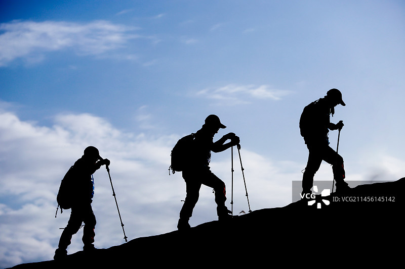 登山者剪影图片素材