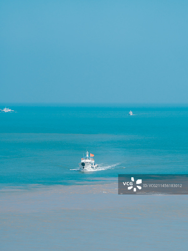 舟山白沙岛轮船与海景图片素材