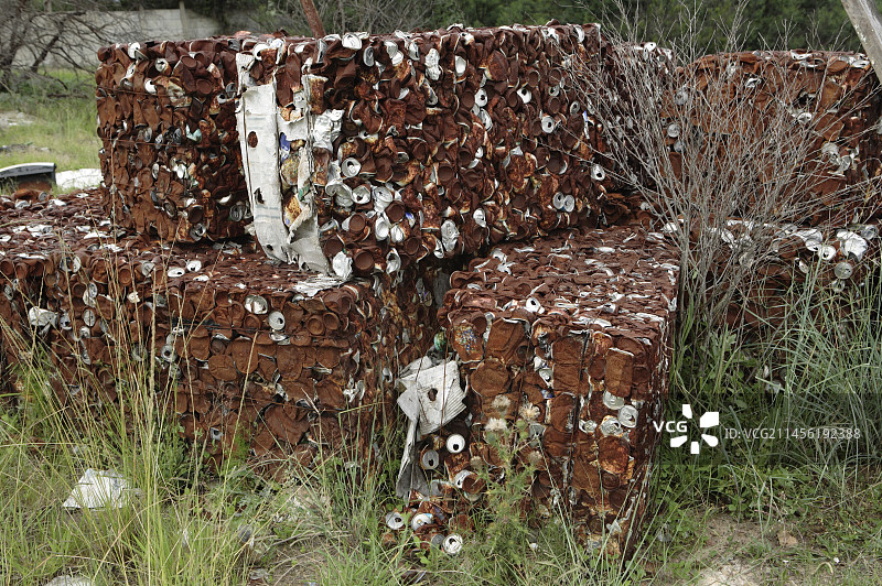 生锈的饮料罐图片素材