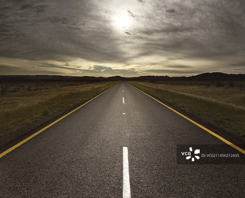 空旷的道路，特写图片素材