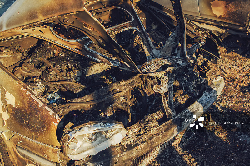 烧毁的汽车图片素材