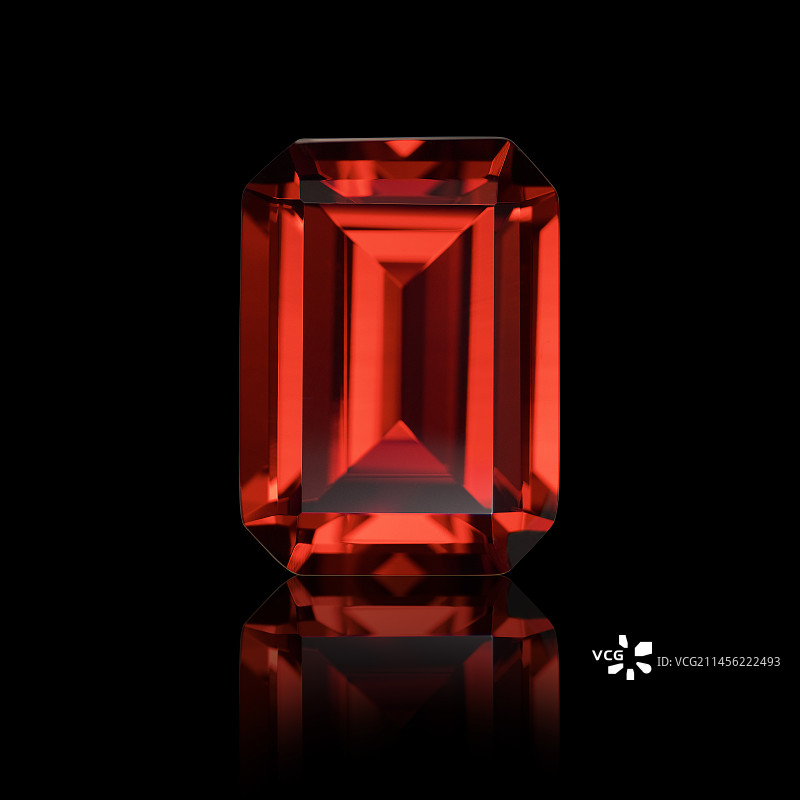 祖母绿切割红宝石图片素材