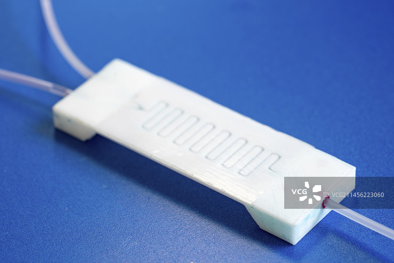 芯片上的微流控实验室设备图片素材