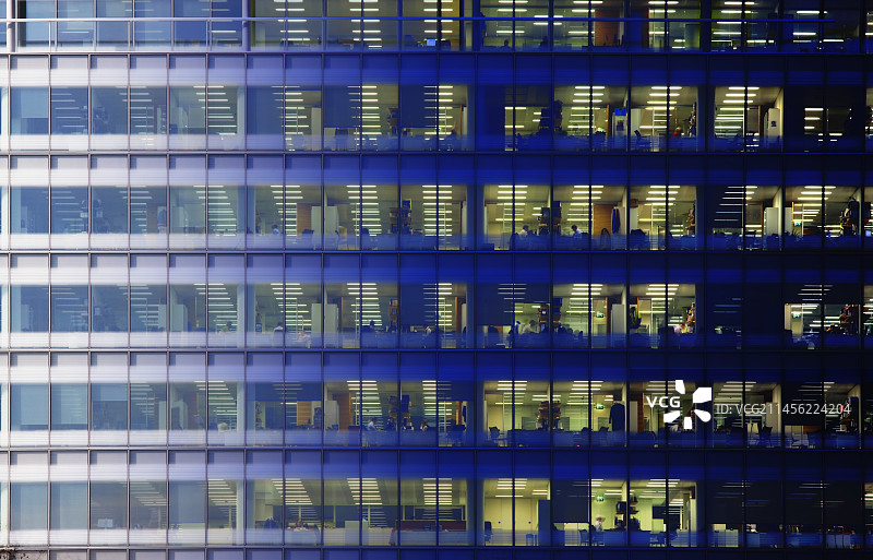 办公楼的日夜景象图片素材