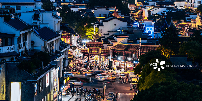 中国江苏南京夫子庙秦淮河贡院街高视角夜景图片素材