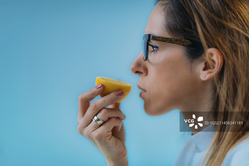 丧失嗅觉图片素材