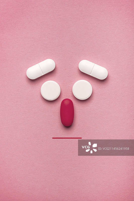 由药丸和片剂组成的表情符号图片素材