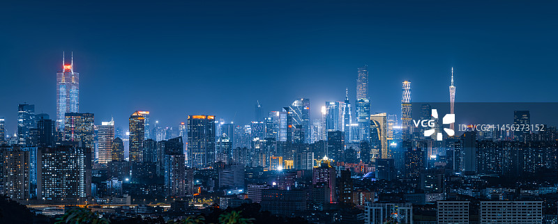 广州CBD高楼建筑群城市天际线夜景图片素材