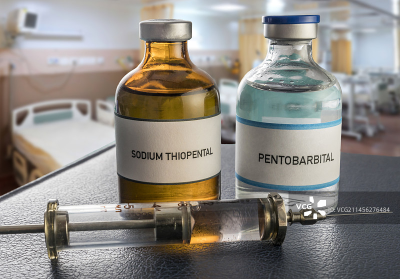 两瓶硫喷妥钠麻醉剂和戊巴比妥图片素材