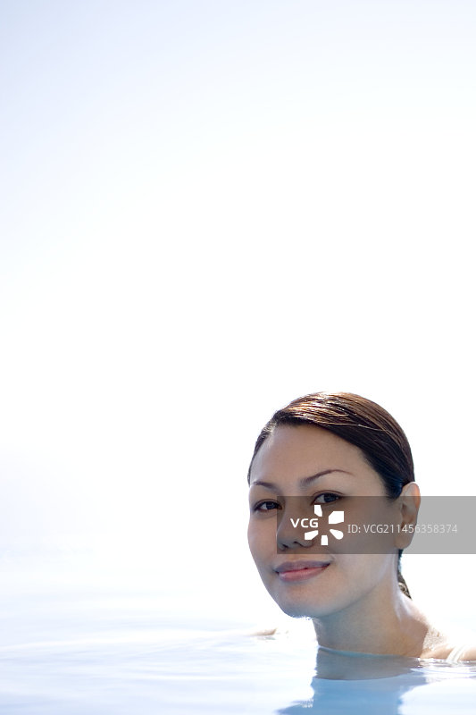 在度假的放松女人图片素材