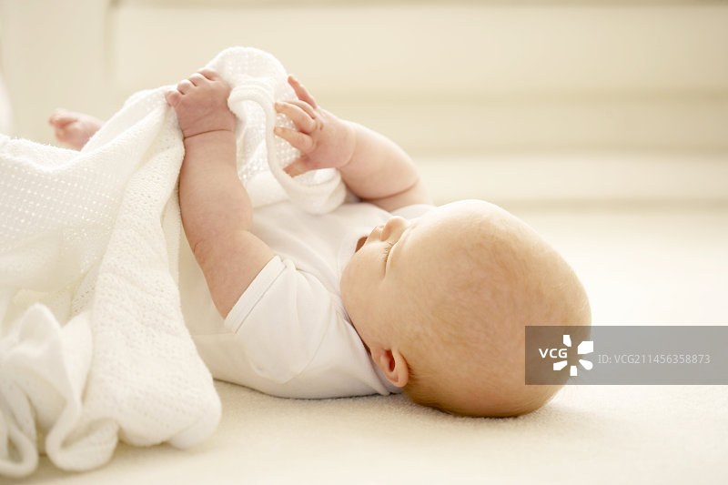 玩耍的宝宝图片素材