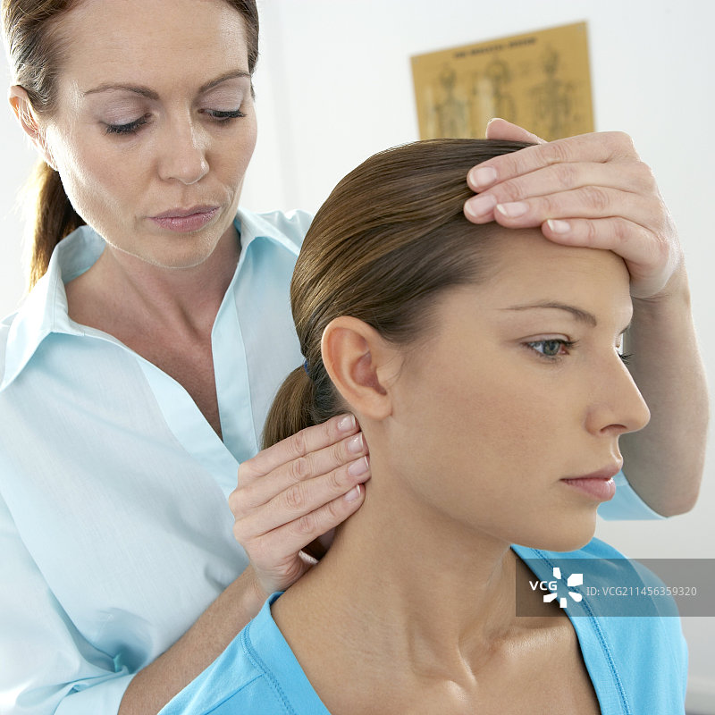 脊椎按摩检查图片素材