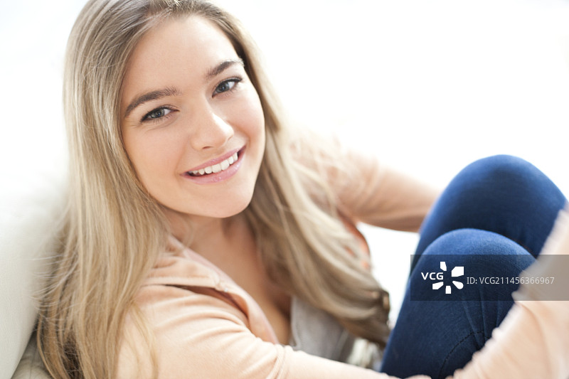 快乐的青少年女孩图片素材