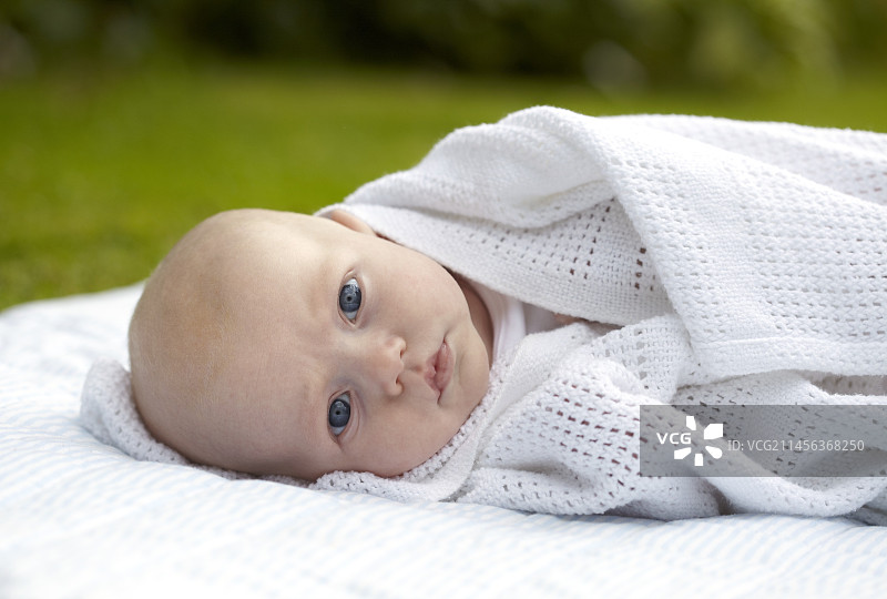 三个月大的男婴图片素材