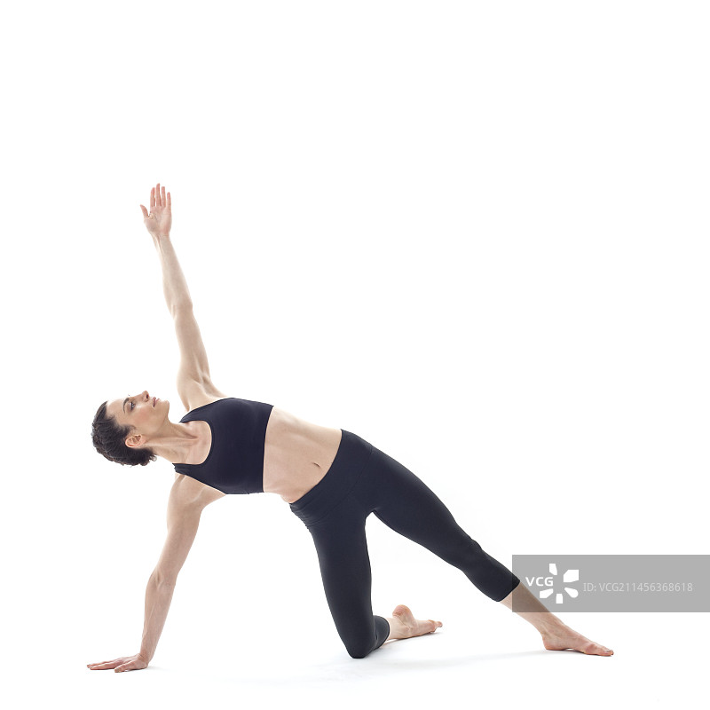 练习瑜伽的女人图片素材