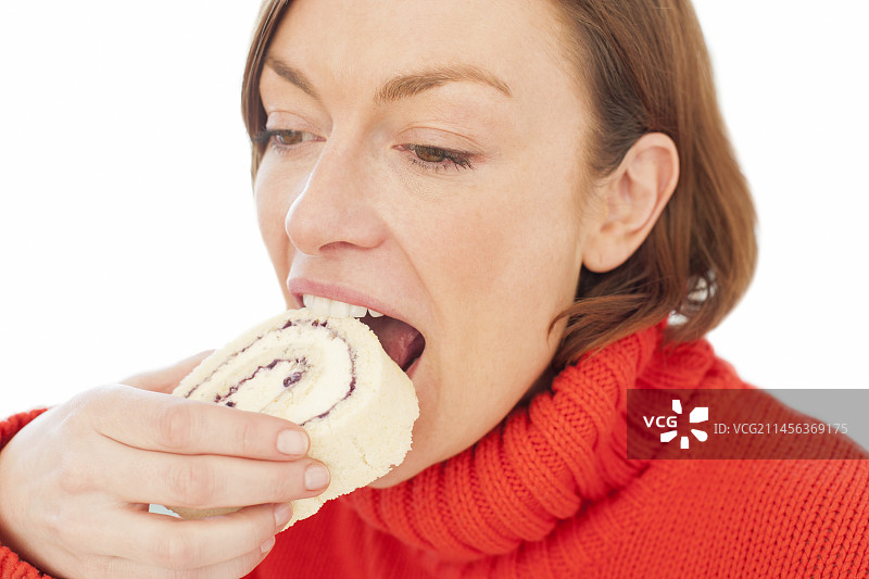 吃蛋糕的女人图片素材