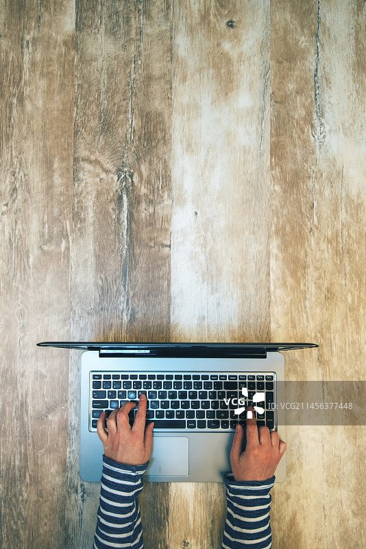 笔记本电脑使用图片素材