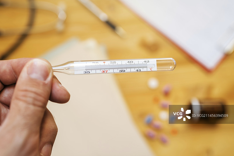 测量体温图片素材