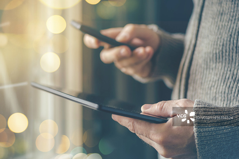 智能手机和平板电脑数据同步图片素材