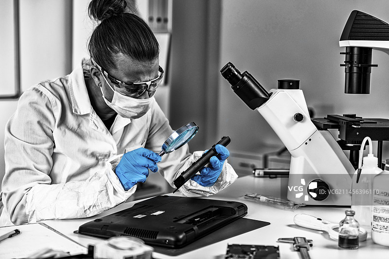 数字取证调查员工作照图片素材