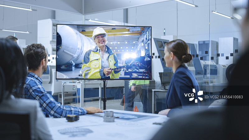 工厂办公室会议中的工人们图片素材