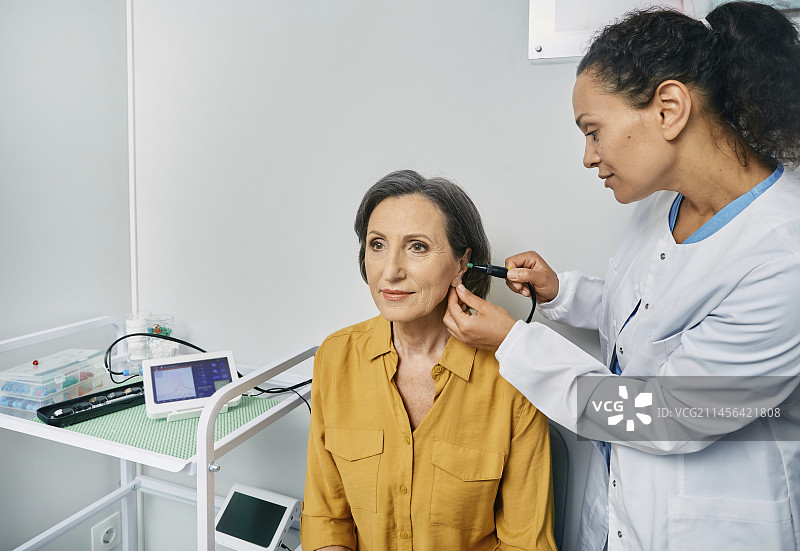 听力测试图片素材