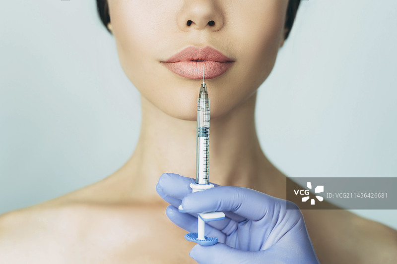 丰唇注射图片素材