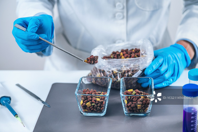 宠物食品质量控制实验室图片素材