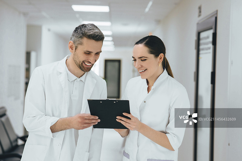 医生讨论病情图片素材