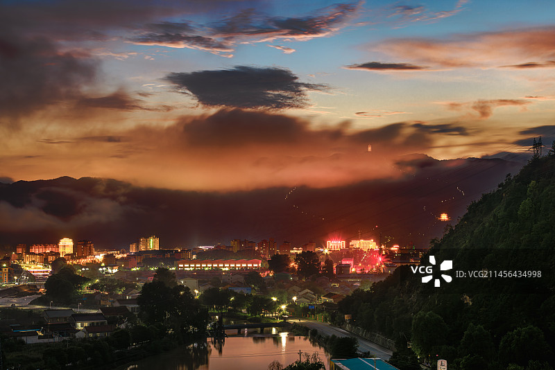 秦岭夏都太白之残阳如血图片素材