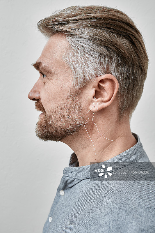 制作定制助听器耳模图片素材