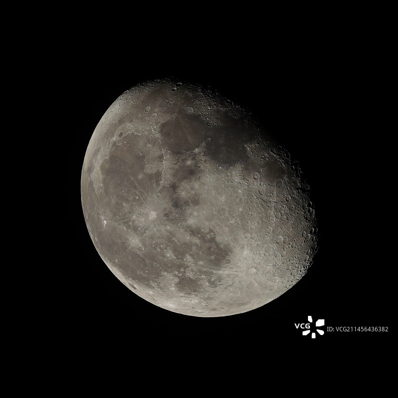 月亮也在自转图片素材