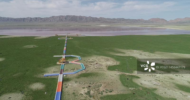 新疆伊吾：航拍幻彩湖图片素材