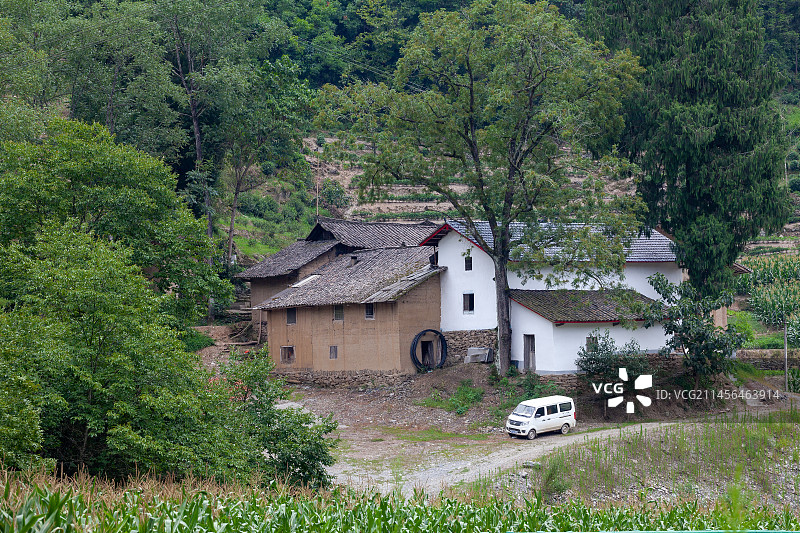 陕西紫阳县山区民居老房子图片素材