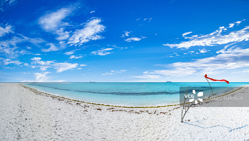 海南三亚三沙市西沙群岛全福岛阳光滩图片素材